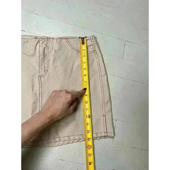Vintage Y2K Tan Guess Jeans Mini Skirt With Slits On The Sides Women’s Size 30 - Picture 6 of 8